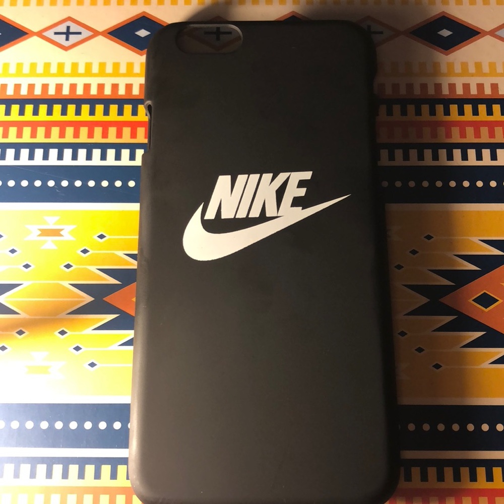 Nike iPhone (6s,8) case
